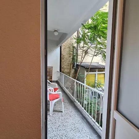 Center Apartment *