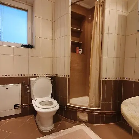 Center Apartment *