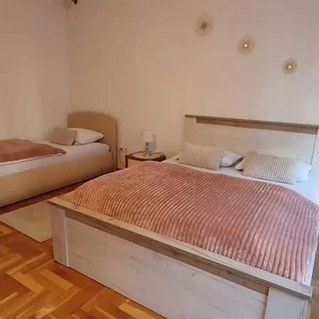 Center Apartment *